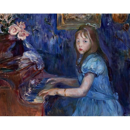 Lucie Leon at the Piano