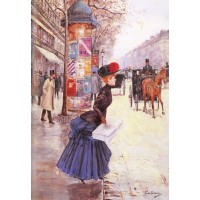 Jeune femme traversant le boulevard